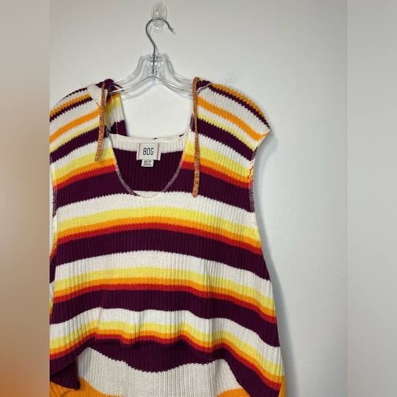 BDG Reid Hooded Sweater Vest Size XS Knit Cropped Oversized Beach Boho - Picture 4 of 8
